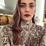 Öznur Serçeler Instagram - Kediler ve yılanlar