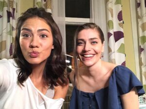 Öznur Serçeler Instagram - Abla kardeş✌🏼💕 Yeni bölüm heyecanı sardı içimi 🤗 Bu akşam 20:30 da @startv erkenci kuşun ikinci bölümü var duymayan kalmasıın 🕊😄