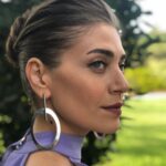 Öznur Serçeler Instagram - 💜🙏🏼 💄 @hediyeorhan 💇🏼‍♀️ @bilalarac 👗 @dilsanyelc @costumebydilsan 📷 @aliyagciii