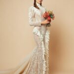 Öznur Serçeler Instagram - 👰🏼🍁⠀ ⠀ @cosmobrideturkiye⠀ @cosmopolitanturkiye⠀ ⠀ Genel yayın yönetmeni: Özge Zeki @happyfashionandfood⠀ Görsel yönetmen: Bahar Şahinbaş @baharsahinbas⠀ Röportaj: Elif Nazlı Duran @elifnazliduran⠀ Fotoğraf: Ozan Balta @ozanbalta⠀ Moda editörü: Pınar Akar @pinarakar⠀ Saç: Akın Ünal @akin_unal⠀ Makyaj: Erdem Şahanlı @erdemsahanli @basakgunesberk