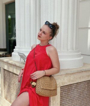 İpek Filiz Yazıcı Instagram - Yeni rengimi buldum 🌺