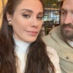 Şükran Ovalı Instagram - Heleeee hele kim gelmiş:)☺️💙
