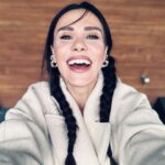 Şükran Ovalı Instagram - Bilekliğiiiiimi göstermekten çekinmem çünküüüü kankam aldı @gozdesedaaltunerr ☺️♥️ dipnot kendinizle şımarın #selfie siiiii