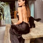 Şükran Ovalı Instagram - 🖤