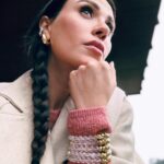 Şükran Ovalı Instagram - Bilekliğiiiiimi göstermekten çekinmem çünküüüü kankam aldı @gozdesedaaltunerr ☺️♥️ dipnot kendinizle şımarın #selfie siiiii