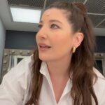 Şebnem Bozoklu Instagram - Balina kulisi. Oyundan 2 saat öncemiz. 🩵 Hazırlık ve makyaj odaları, saç odaları, sahne arkası. Buyursunlar ⭐️