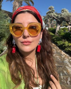 Şebnem Bozoklu Instagram - Setin ilk günü. Selini takdimimdir. #gelintakımı 🧡🧡