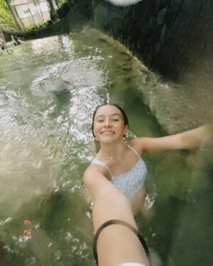 Cailey Fleming Instagram - 🤙🏽🌺🌊🏖️