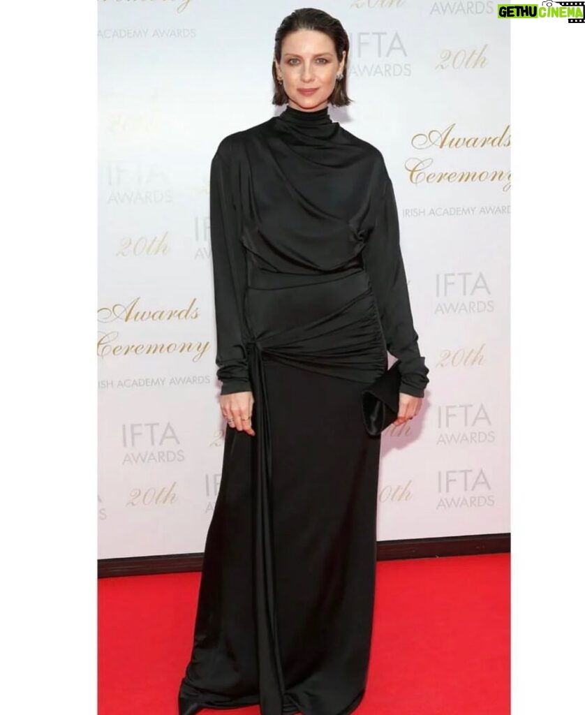 Caitríona Balfe Instagram - Last night was such an incredible celebration of Irish talent. Congratulations to all the winners and to everyone @iftaacademy for a fab night. ☘️☘️☘️☘️ Glam: @marywilesmakeup @garethbromell @karlawelchstylist Wearing @stellamccartney @jessica_mccormack @louboutinworld