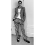 Caitríona Balfe Instagram - You know it’s getting close when there is a press day!! First @outlander_starz junket. Talked to so many lovely people today about Season 7..! Glam: @garethbromell @sophiaknighthairandmua @karlawelchstylist Wearing @jw_anderson @tods 💚 @lionsgateplusuk @sptv