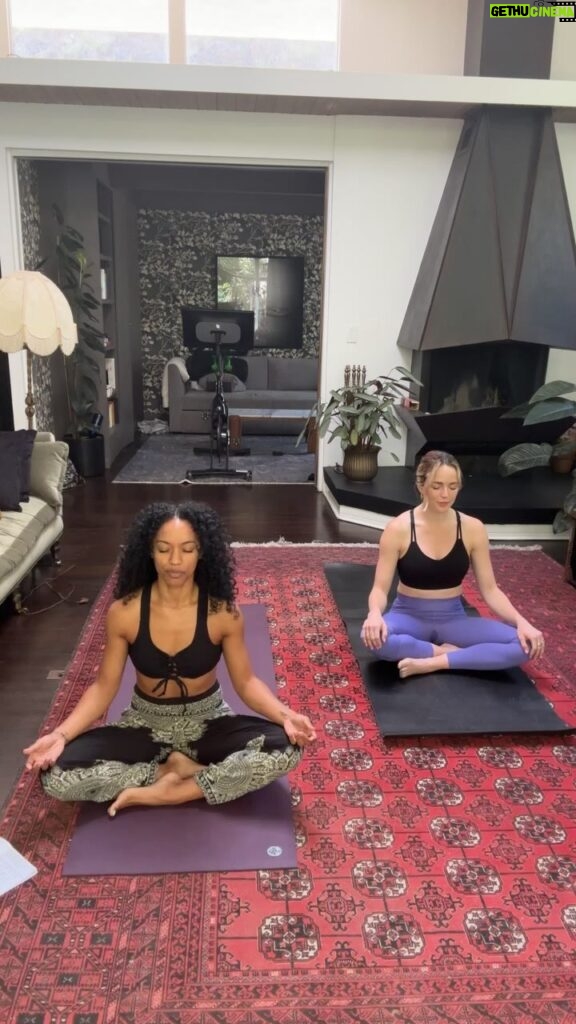 Caity Lotz Instagram - Our first live yoga session! Thanks for joining