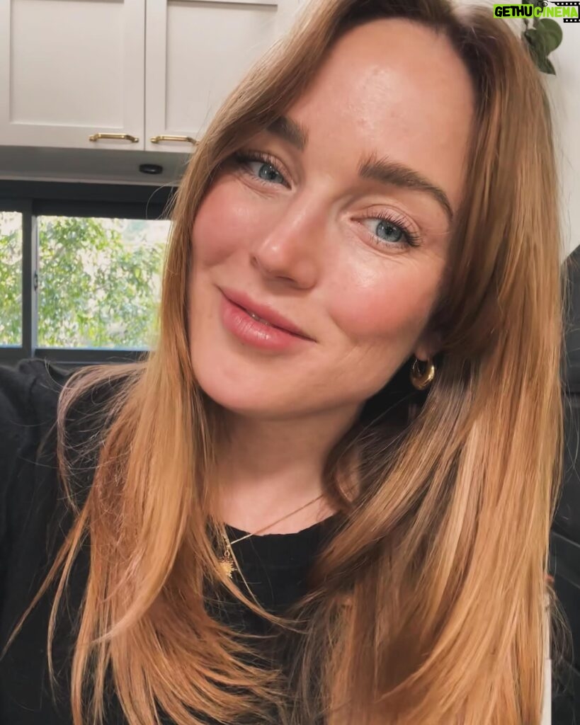 Caity Lotz Instagram - Going it a bit more ginger 💇‍♀️ fun fact- despite popular belief, redheads are not destined to vanish from the population. Praise be! Color by @ramsay_robert
