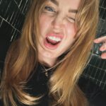 Caity Lotz Instagram – Going it a bit more ginger 💇‍♀️ fun fact- despite popular belief, redheads are not destined to vanish from the population. Praise be! 

Color by @ramsay_robert