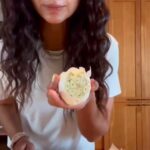 Camila Alves Instagram - For the weekend, Do you all do roasted garlic in your household? I just love it! And great as a toping to many things check out @womenoftoday link in bio 💚💛💚💛💚💛💚💛💛💛💚💛💚💛💚💛💚💛gente um alho no forno Vamos lá!!! Eu adoro! Vai lá na @womenoftoday link no bio