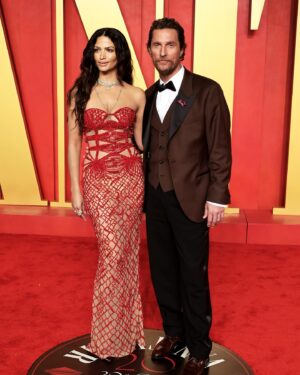 Camila Alves Instagram - Vanity Fair, Affair…. 
@vanityfair 
Gown @tonywardcouture
Jewelry @buccellatimilan
Shoes @aquazzura 

Styled by @sasathomann
Makeup by @adamdecruz
Hair by @e_mendez
Styling assisted by @jadziascott_
Hair assisted by @aj_kutches
Nails @ashlie_johnson

And @alignpr

Matthew’s credits to

Styled by @taraswennen 
Makeup by @karayoshimotobua
Hair by @marcusrfrancis
 
Tuxedo @versace
Watch @jacobandco
Lapel pin @cindychao_theartjewel

#vf #vfoscars #oscar #oscars