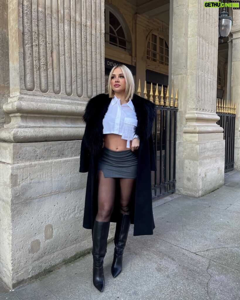 Camille Froment Instagram - Paris 🖤