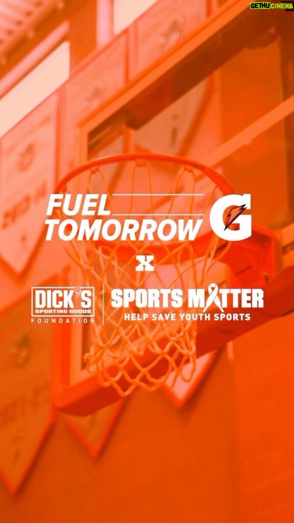 Candace Parker Instagram - I’ve always believed that sports change lives. That’s why I’m so proud to support @gatorade in its mission to ensure equity in sports. They’re making a game-changing move with a $100k donation to The DICK’S Foundation’s Sports Matter Program, which helps make sports accessible to ALL kids, no matter their circumstances. And to help fuel and inspire the next generation of Super Stars, we’re partnering to send an under-resourced girls youth basketball team to this year’s WNBA Finals! Together, we’re creating a legacy of empowerment on and off the court 🌟 @dickssportinggoods @gatorade #GatoradePartner