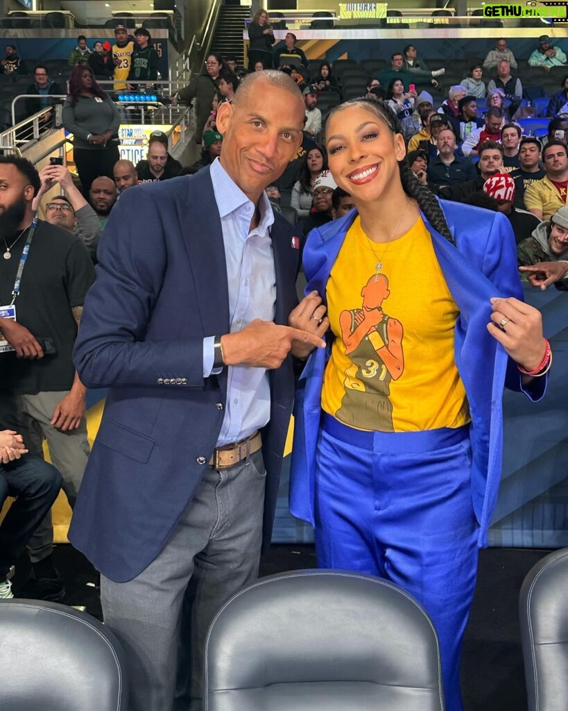 Candace Parker Instagram - When in Rome you do as the Romans do…..When in Indiana……. 🤷🏽‍♀️ #31 (Only Reggie could get this Bulls fan in yellow and blue) #OneOfTheGreatestEver I’m pinching myself…. I get to call the All-Star game with this crew!!!