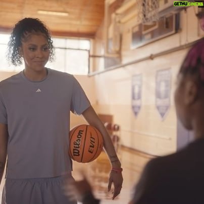 Candace Parker Instagram - Invesco QQQ is proud to partner with @candaceparker to surprise a few of her biggest fans, proving that innovation can unlock greater possibilities. Now in her 16th pro season, Candace continues to innovate the game, and inspire the next generation of game-changers. #agentsofinnovation