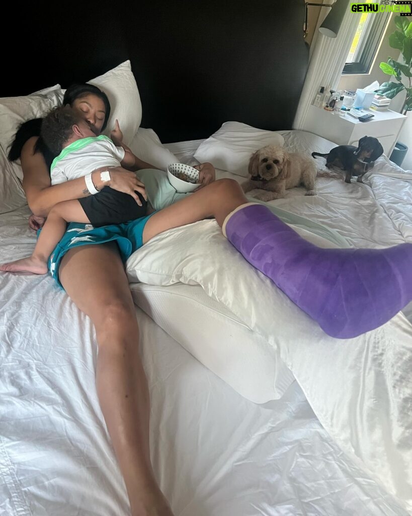 Candace Parker Instagram - Bones heal….. eventually! Life goes on…..To say I was devastated by my injury is an understatement. I was shattered. But my people held me up. And for that…. I’m grateful ❤️ #4Life