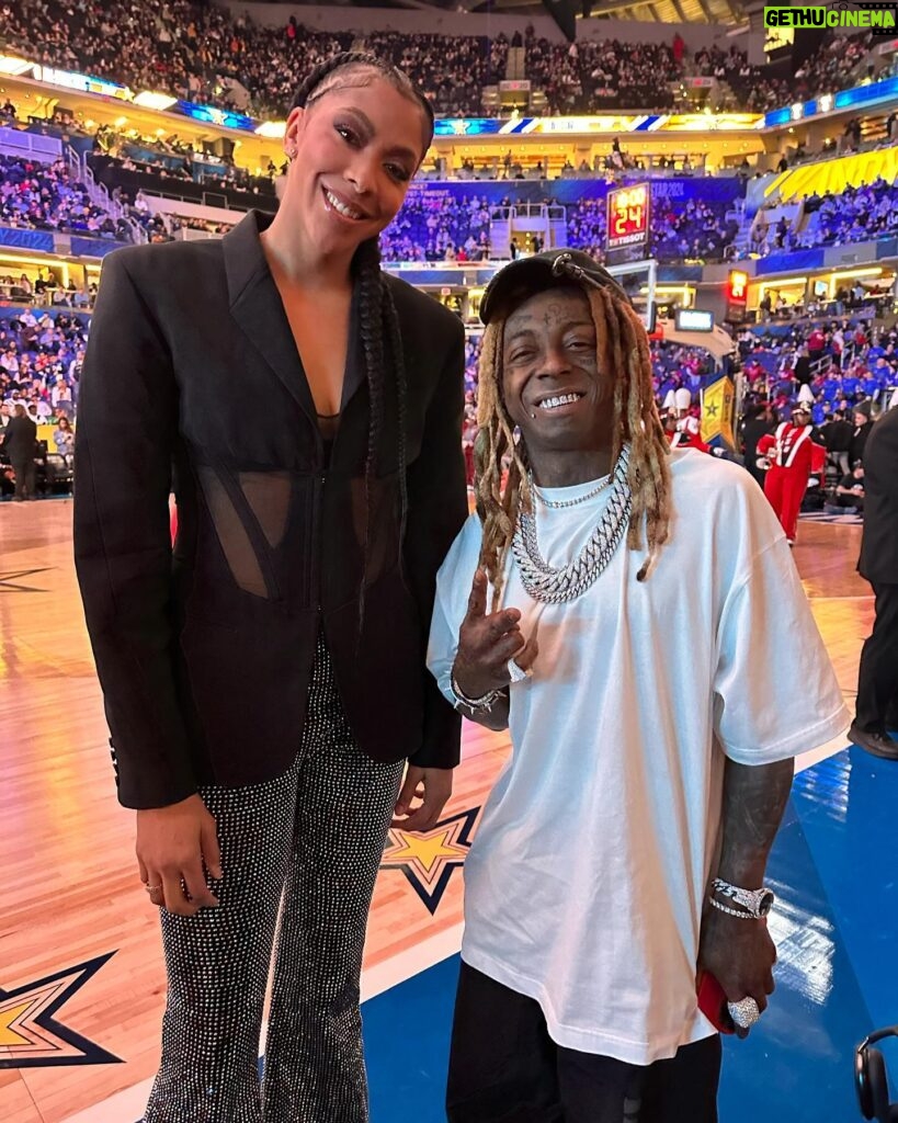 Candace Parker Instagram - All-Star ‘24! I met a couple rappers (@ernie.johnson dropped barz in his Legends speech) and caught up with some amazing peeps. Grateful to work with such amazing people 🙏🏽⭐️ #WeAreNotTheSameIAmAMartian 🔥🔥🔥 #RookieYearCarter3Vibez