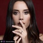 Cansu Dere Instagram - #Repost @bbcstudios ・・・ Doctor Foster to take up residence in Turkey as @BBCStudios licences scripted format to @medyapimresmi for @KanalD. New scripted format agreement will see series remade for Turkish audiences with @CansuDere in lead role. For full story see link in bio. #DoctorFoster #MedyaPim #KanalD #CansuDere #CansuDereFans