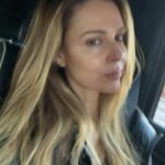 Cara Buono Instagram - Back to work selfies #monday #flying #nyc #instagood #atlanta #setlife #selfie