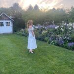 Cara Buono Instagram - A beautiful summer night honoring the wonderful, talented and inspiring @metier.london founder, @melissa.metier. #summer #soiré #garden #instagood #ny #hamptons #fashion Bag @metier.london Dress @roland_mouret Shoes @larroude Jewelry @pamelalove Earrings @monbouquettejewelry Sunglasses @garrettleight Styled by @bailey.moon HMU by me @voguemagazine