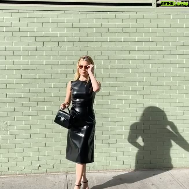Cara Buono Instagram - #fbf goodbye NY fashion week. This is me on my pretend catwalk. #fashion #fashionweek #nyc #green #instagood #feelinggreen #catwalk #runway