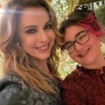 Cara Buono Instagram - London calling Hawkins circa 1959 for @stonstage. Breathtaking. Brilliant writing. Wonderful cast. Pix 3 with the writer Kate Trefry and the marvelous and beautiful@_flog who plays high school Karen Wheeler! Pix 4 with @louismccartney_ who will blow you away as Henry Creel. #strangerthings #hawkins #london #theatre #karenwheeler #instagood #opening #night we