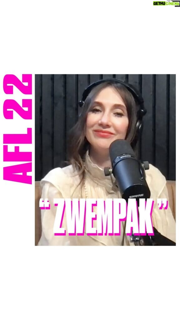 Carice van Houten Instagram - Lange broek en zwempak naar het strand Via www.cariceenhalina.nl luister je twee maanden gratis, check it out✨