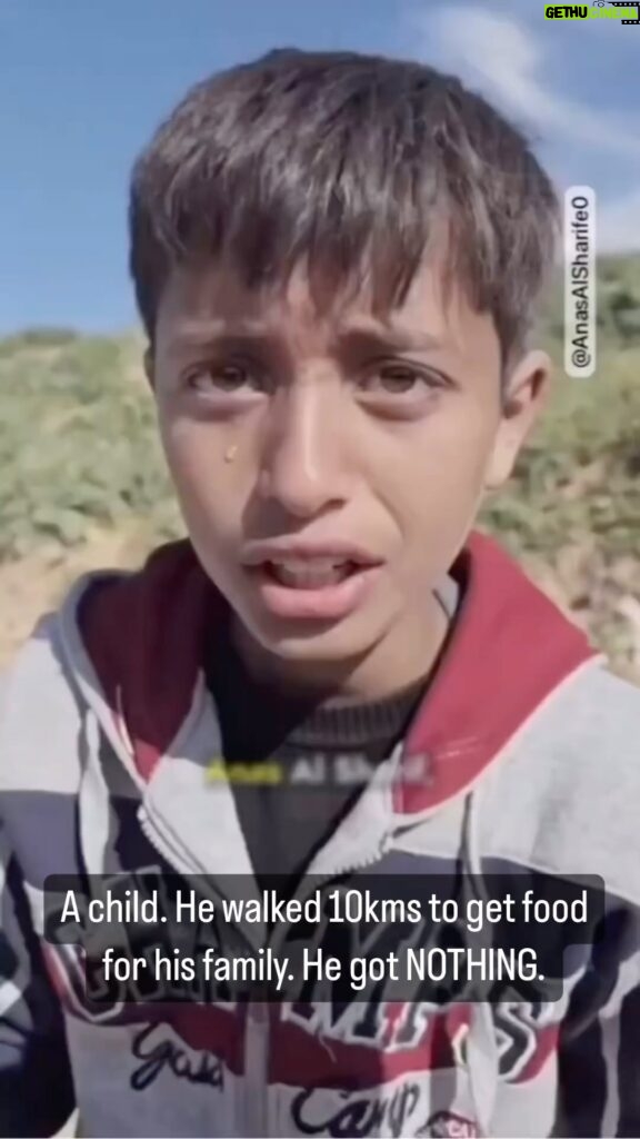 Carice van Houten Instagram - A child. He walked 10kms from Tal Al Zaatar to the sea in search of aid that was airdropped. He walked all the way here just to get a meal for his younger siblings who are crying for anything to eat. He didn’t get anything. NOTHING. Listen to his anger. Look at his tears. They are being humiliated and starv٤d to d٤ath. Recently a number of Pal٤stinians have also been injur٤d and martyr٤d because of failed airdrops. AID MUST BE PERMITTED TO ENTER, UNRESTRICTED. WORLD, ENOUGH OF THIS. ENOUGH. 🎥 @anasjamal44 @translating_falasteen . . . . Follow @trans4mingself and collaborators - amplifying the voice of the oppr٤ss٤d 🔈🍉🕊️