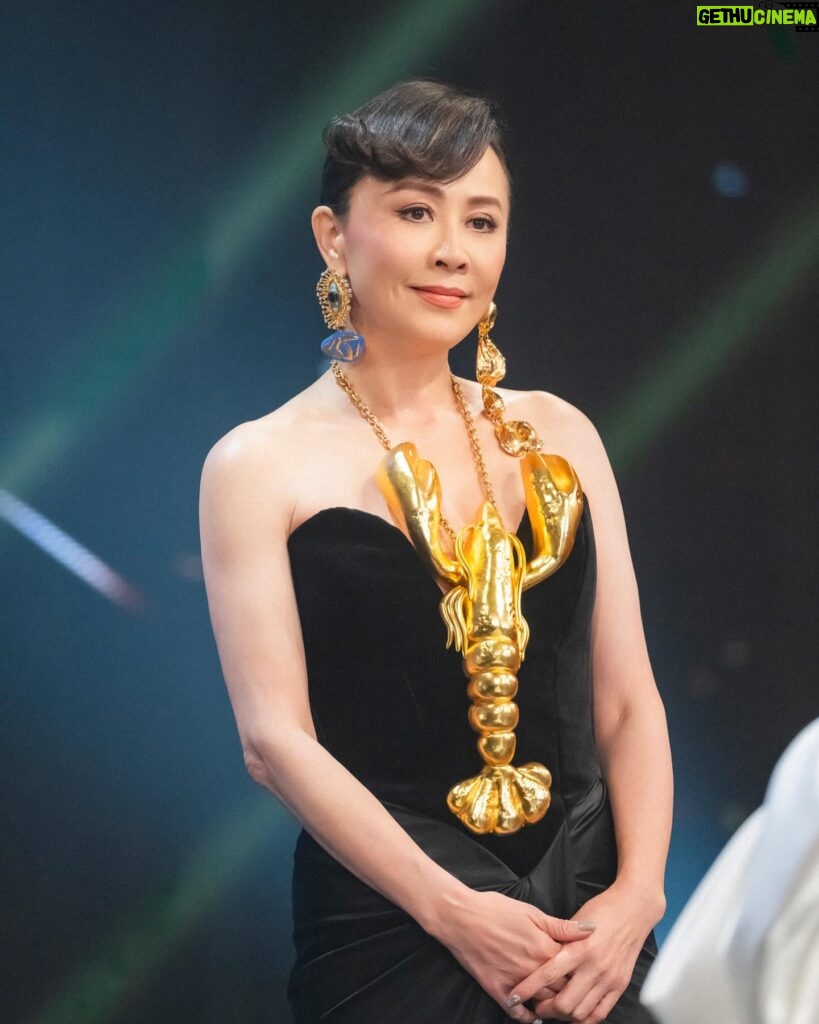 Carina Lau Instagram - #hkfilmawards #schiaparelli