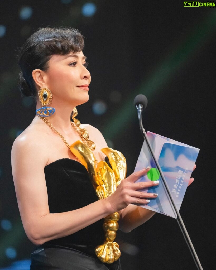 Carina Lau Instagram - #hkfilmawards #schiaparelli