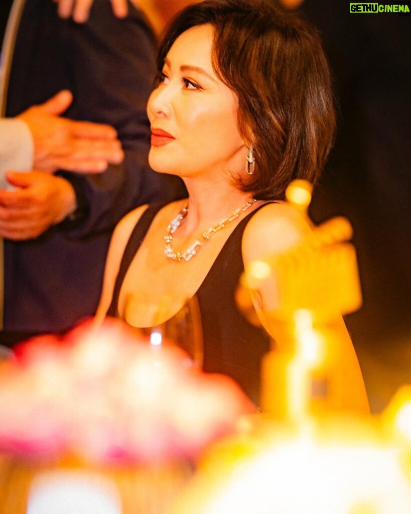 Carina Lau Instagram - 恭喜你梁朝偉先生🥂 #最佳男主角 #金手指 #香港電影導演會年度頒獎典禮