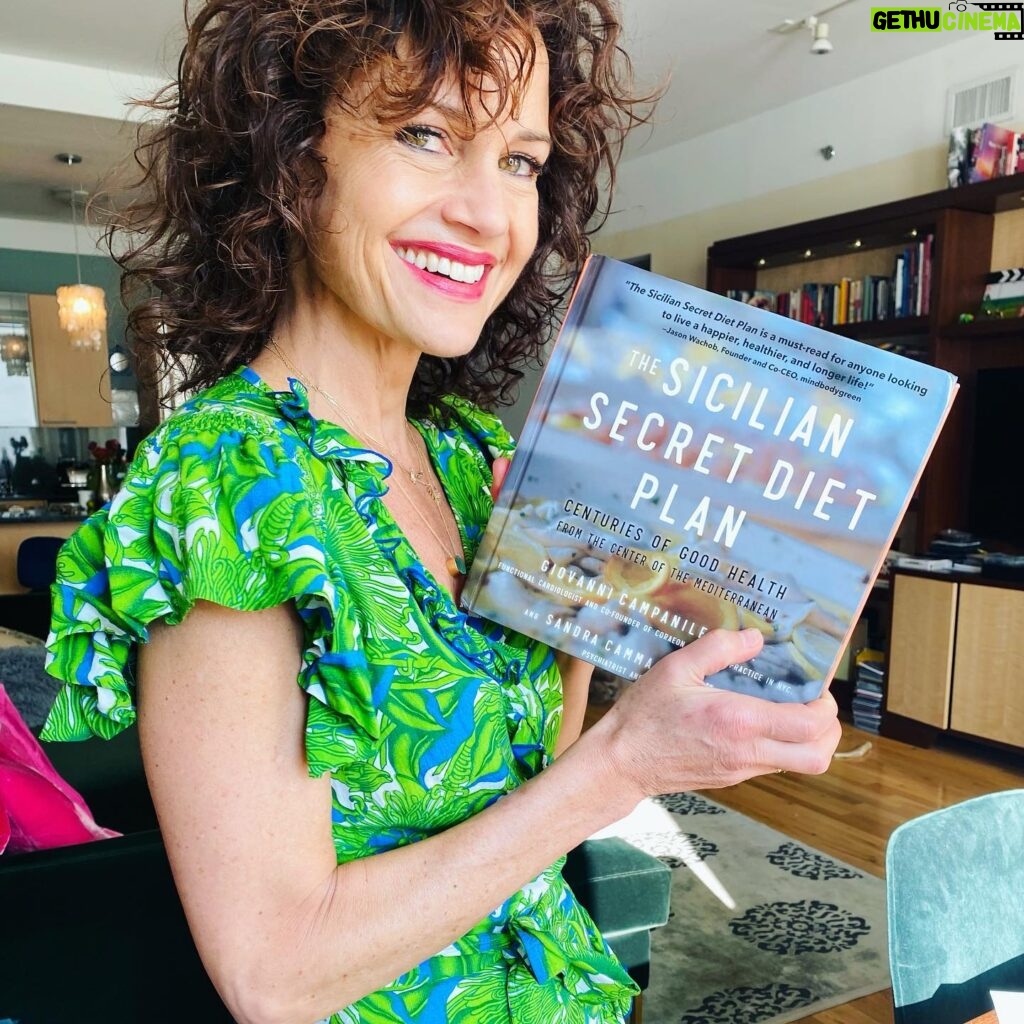 Carla Gugino Instagram - Ok, so maybe it’s my Italian roots, or that I’m overly excited when a qualified doctor tells me a reasonable amount of coffee each day is actually GOOD for me, but I’m really into this #cookbook. The very impressive duo, Dr. Giovanni Campanile ( a functional cardiologist ) and Sandra Cammarata ( a psychiatrist and chef ) share some great simple recipes and dietary guidelines as well as reminders to breath, disconnect from our devices in a ritualistic manner (ie an hour or two before bed), and have a wee bit of dark chocolate! Which I always consider food for the Soul. #siciliansecretdiet #mediterraneandiet Happy #Monday Y’All! 🍽 ✨ 📕