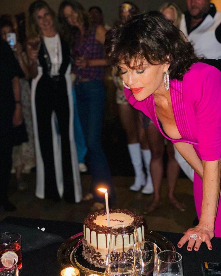 Carla Gugino Instagram - Thank you all for making me feel so celebrated on my birthday! I am so grateful for the gorgeous, huge hearted, funny, and fierce posse that has made my life so full. Far and near. And to you beautiful and passionate fans as well. You really outdid yourself on this one! 😍 🎂 🙏💃🏻♥️🌈🔥 #btw my fave #gluten-free chocolate cake from @citycakes #thingscarlaloves (that was for you @echriqui 😉) 📸 courtesy of @lucyliu 😘)