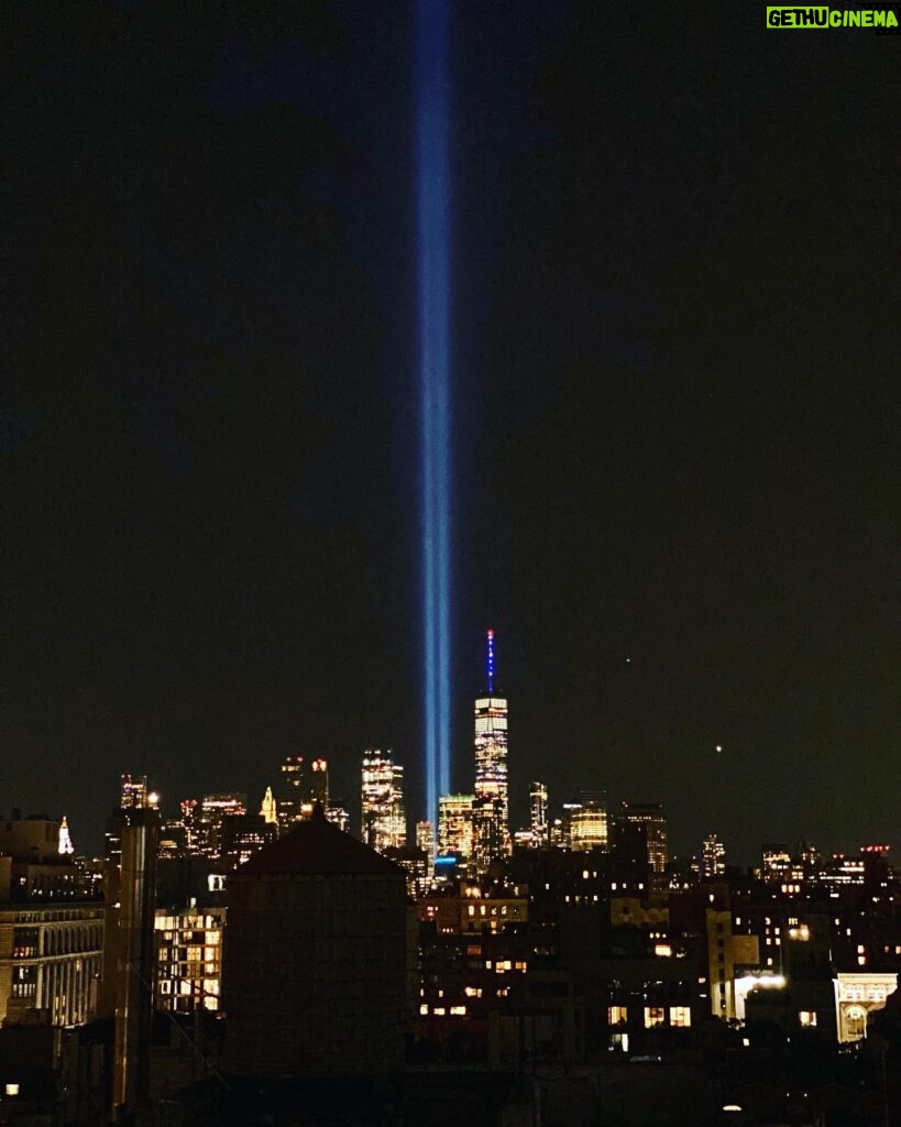 Carla Gugino Instagram - 20 years ago today, I looked out my window where the tips of the Twin Towers would greet me from my little kitchen window every morning. That morning by the time I could put together the horror of what was happening, one was already a billow of smoke. While grappling with the devastation and tragic loss of life that day, I was also struck by watching the people of this magnificent city pull together. Today I remember and honor all those who were casualties of this act of hatred and their families. And all of those who chose love and banded together to rebuild this city and lift its people back up. As I look at the Freedom Tower 20 years later, I am heartened by the resilience of human beings and even more determined in my faith that we can come together as one. ♥️🙏 9/11 #nyc #freedom