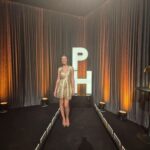 Carla Jara Instagram - Hola mis bellezas!!! Hoy a las 22:30 estaré en @podemoshablarchv hablando desde el amor y con toda sinceridad de este proceso y espero que sea recibido así mismo, vuelvo a agradecer su amor y apoyo todas estas semanas, ha sido impensado tanto cariño recibido🥰!!! Gracias, gracias, gracias!!!🙌💖💫💜 Mi hermoso 👗@rvcouture