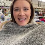 Carla Jara Instagram - ¿¿¿Cuántos friolentos por acá??? Yo lo paso mal con el frío, por eso vine a @buale.cl a darles los mejores datos para que no pases frío y puedas buscar un lindo y calentito regalo para tu mamá, abuela o a quién le quieras regalar, para el día de la madre!!! Yo feliz con una mantita🥰🥰🥰 (dato para mi hijo🤣) Visitanos en San Ignacio 801, Quilicura. Sector Buenaventura ESTACIONAMIENTO GRATIS Serrano 86, Santiago Centro.
