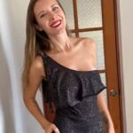 Carla Jara Instagram - Buenos días!!! Miren todos los colores que tiene el nuevo forever barra de @lbelonline , un tono para cada ocasión! Elige tu favorito y úsalo con tu mejor outfit!!! #publicidad #lbel