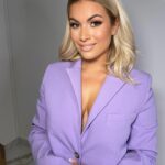 Carla Moreau Instagram - Je suis prête à tout vous dire.. je pense qu’il est temps de vous annoncer ma rupture avec Kevin. Je ne vous apprend pas que j’ai vécu des jours très compliqués ces derniers temps cette situation est difficile à vivre mais elle est pourtant inévitable. je ne vais pas rentrer dans les détails il m’a fallu du temps pour l’accepter et y voir clair apprendre pas mal de chose pour me rendre compte que nos chemins devaient se séparer Jamais je n’aurais imaginer quelque mois après mon mariage devoir prendre cette décision. J’imaginais forcément ma vie avec un tout autre avenir que celui que je m’apprête à vivre mais je suis confiante Ruby est ma force et je ferais tout pour son bonheur, lui apporter le meilleur avenir et la préserver coûte que coûte. Merci de respecter cette décision je souhaite reprendre le cours de ma vie dans de bonne condition vers une vie plus saine et pure Merci à tous pour vos messages et votre soutien!! 🤍🙏🏻