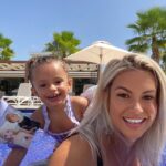 Carla Moreau Instagram - Chaque jour qui passe j’ai le sourire grâce a elle @rubyguedj .. 🌈💕🏝