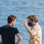 Carlos Cuevas Instagram - Crónica de un desembarco. 🌊#MerlíSapereAude @movistarplus 📸 @mariaheras.photo