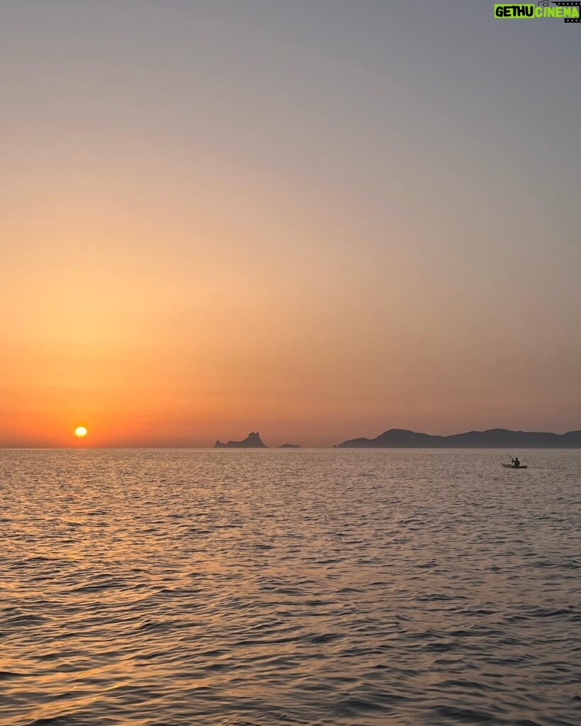 Carlos Cuevas Instagram - “Le rayon vert vous l'avez vu?” 🌅