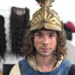Carlos Cuevas Instagram - Leonardo y Salaì se conocen esta noche en el mercado de Milán. 🎨@rtve #LeonardoTheSeries