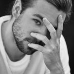 Carlos Cuevas Instagram - knock, knock @revistag7 @florcisnerosph 📸