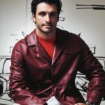 Carlos Sainz Jr. Instagram - da oggi su ✍🏻@sportweek_sw Photo @mattia_guolo Styling @gianlucazappoli Moda @ferraristyle @richardmille Grooming @gigi_tavelli
