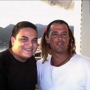 Carlos Vives Instagram - Gracias Carlos por personificar a Juan Valdez, nuestro ícono de la colombianidad. Tu partida nos deja un vació enorme. Gracias por los momentos compartidos. Descansa en paz un fuerte abrazo a la familia @juanvaldezcafe y a todos los caficultores🙏🏼