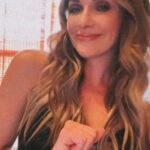 Carly Pearce Instagram - surprise! my new album ‘hummingbird’ will now be available a week early, on friday, june 7th 💛 pre-save now at link in bio.. oh and send me a dm if you pre-save TODAY for a special surprise ;)